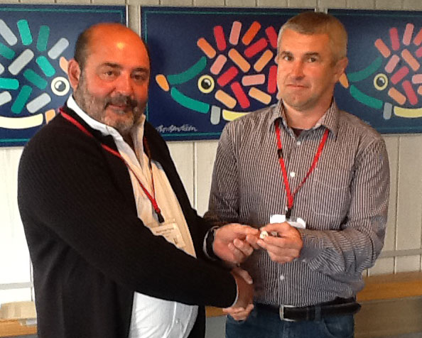 Miguel-Angel-Triguero,-Spain---receiving-World-Ploughing-Badge-as-a-new-Board-Member-2015